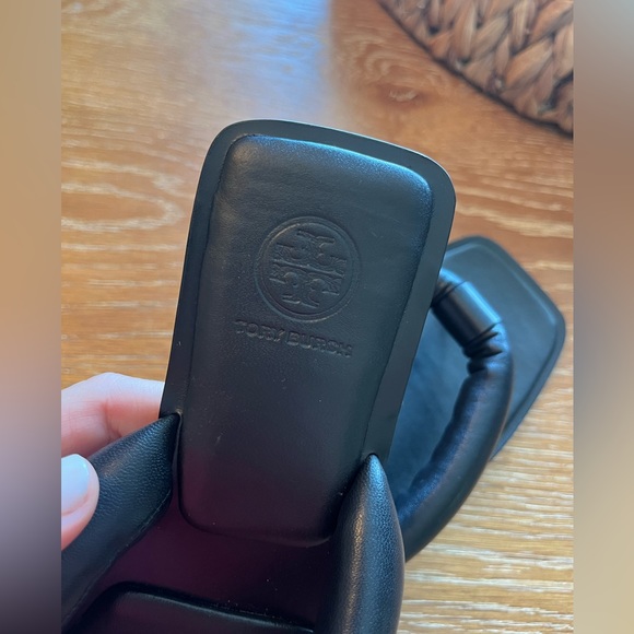 NWOB Tory Burch Black Leather Sandals Nevada Retro Puffy Thong size 11 - Picture 4 of 4